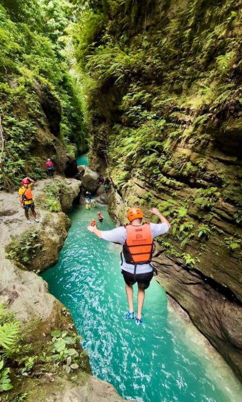 cebu-kawasan-canyoneering-with-ziplining-adventure