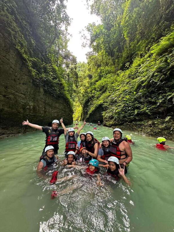 cebu-kawasan-falls-canyoneering-adventure-with-transfers