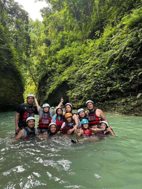cebu-kawasan-falls-canyoneering-adventure-with-transfers