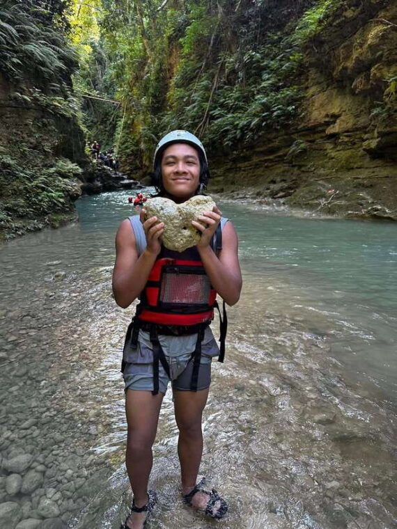 cebu-kawasan-falls-canyoneering-adventure-with-transfers