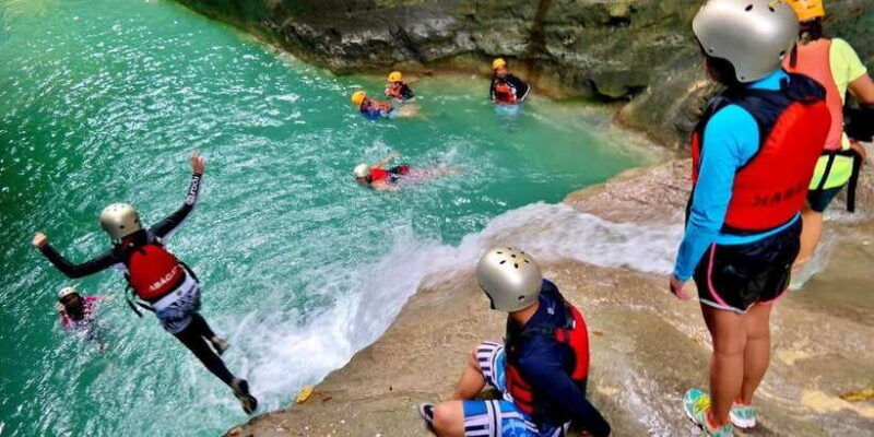 cebu-kawasan-falls-canyoneering-cliff-jump-private-tour