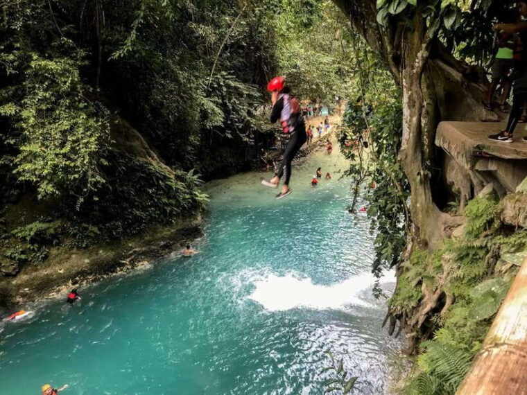 cebu-kawasan-falls-canyoneering-cliff-jump-private-tour