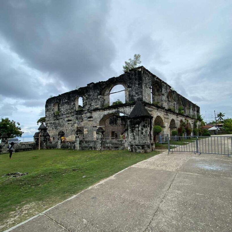 cebu-oslob-whale-shark-swim-and-sumilon-island-day-tour