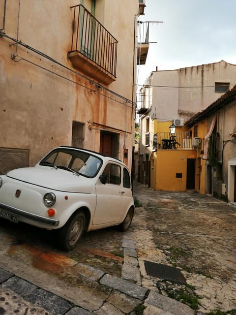 cefalu-history-and-legends-guided-walking-tour