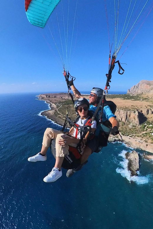 cefalu-tandem-paragliding-flight-and-insta360-video