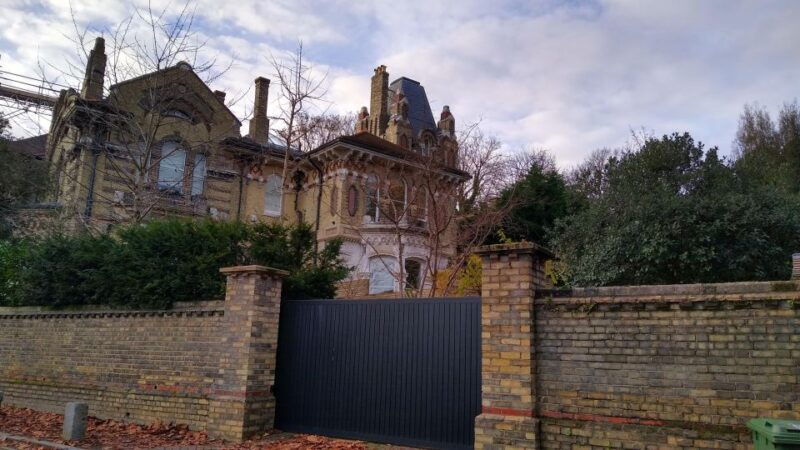 celebrity-homes-tour-of-hampstead