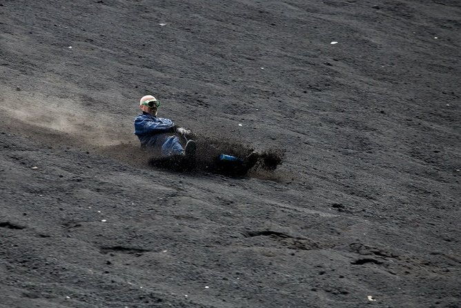 cerro-negro-volcano-boarding-from-leon-city