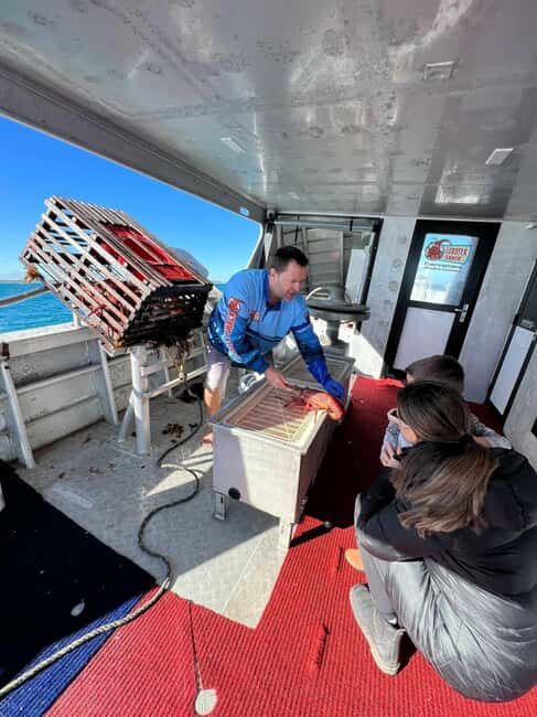 Cervantes: Lobster Catching Tour - An In-Depth Look at the Cervantes Lobster Catching Tour