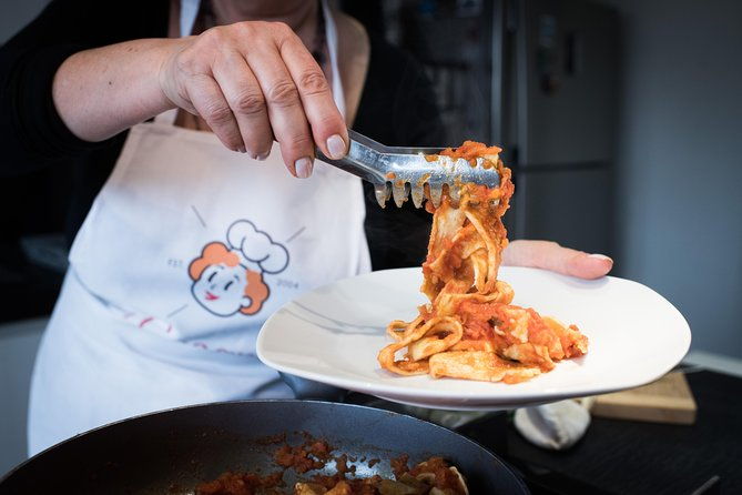 cesarine-fresh-pasta-class-meal-at-locals-home-in-lucca