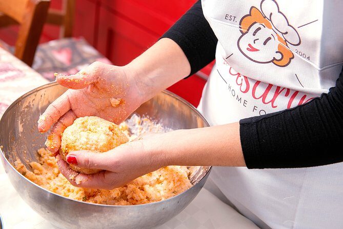 Cesarine: Home Cooking Class & Meal with a Local in Catania - Why Reviewers Love This Experience