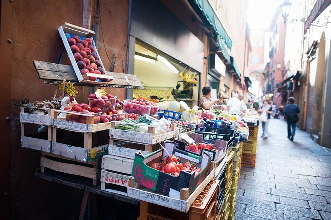 cesarine-market-tour-cooking-class-at-locals-home-in-bologna