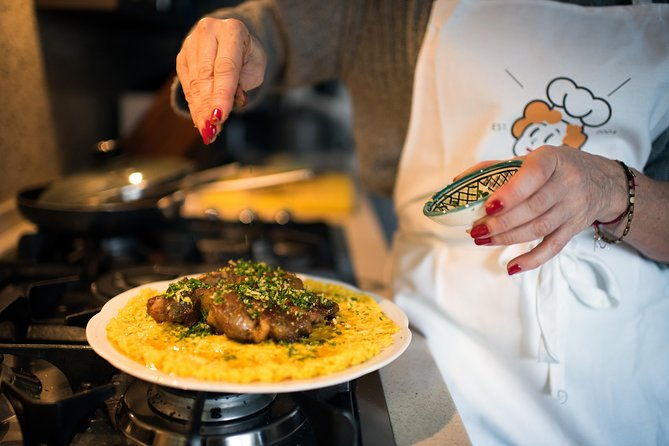 cesarine-market-tour-cooking-class-at-locals-home-in-milan