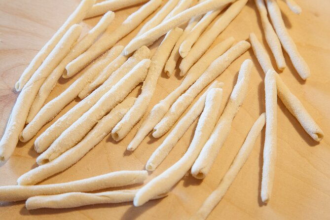 cesarine-pasta-tiramisu-class-at-locals-home-in-messina