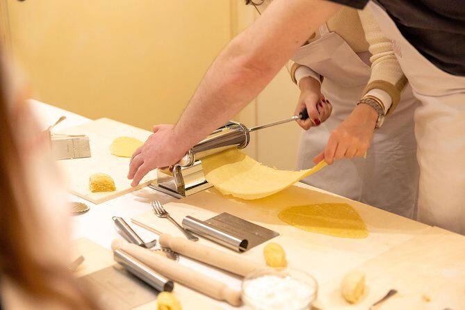 Cesarine: Small group Pasta and Tiramisu class in La Spezia - Key Points