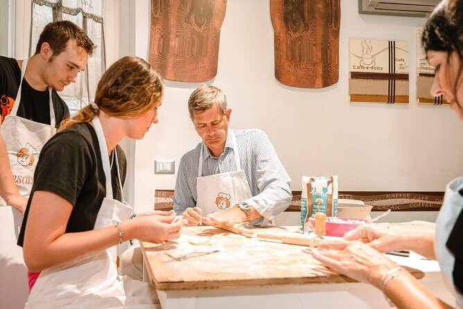 Cesarine: Small group Pasta and Tiramisu class in La Spezia - Who This Tour is Best For