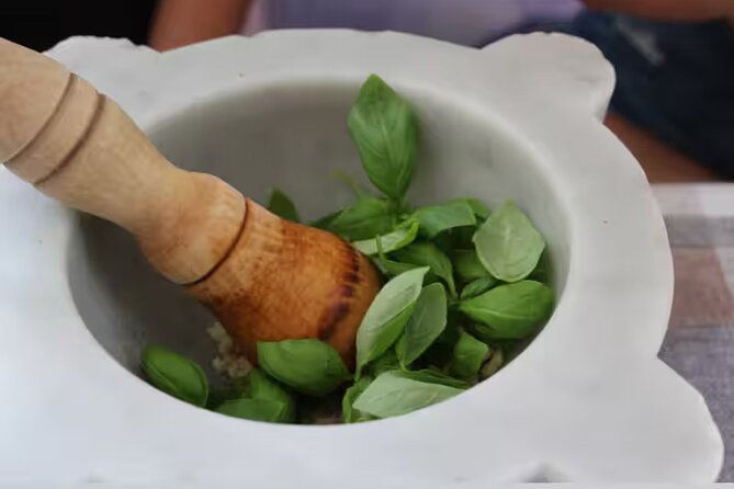 cesarine-trofie-pesto-tiramisu-class-by-the-sea-in-cinque-terre
