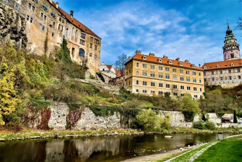 Cesky Krumlov: Express Walk with a Local in 60 minutes - FAQs
