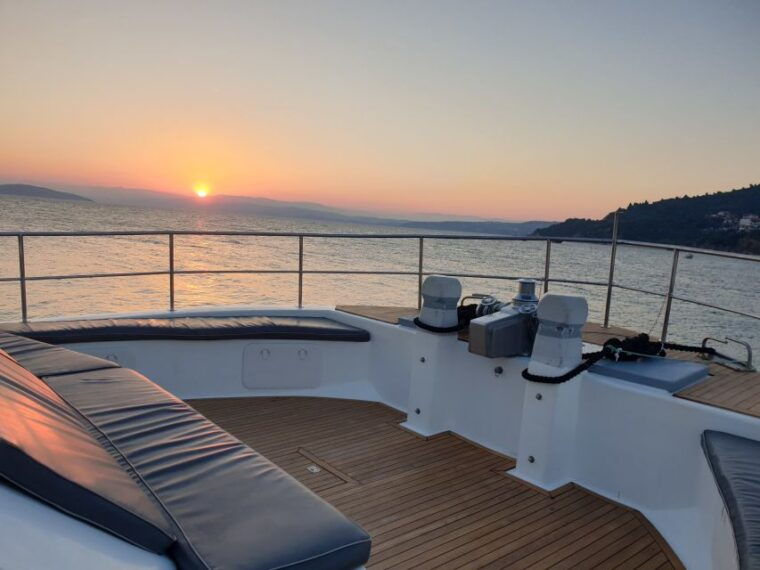 chalkidiki-blue-lagoon-ammouliani-island-cruise-lunch