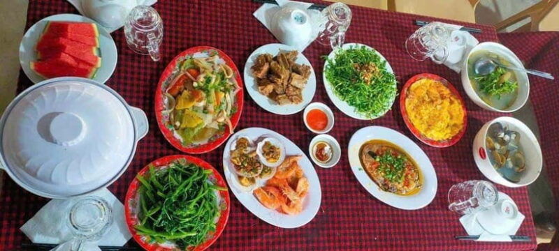 cham-island-canoeing-and-snorkeling-with-seafood-lunch