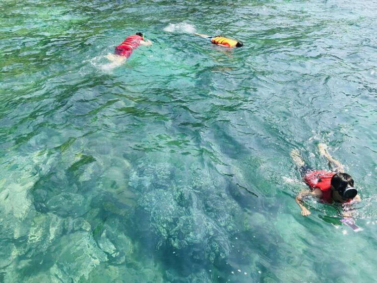 cham-island-canoeing-and-snorkeling-with-seafood-lunch