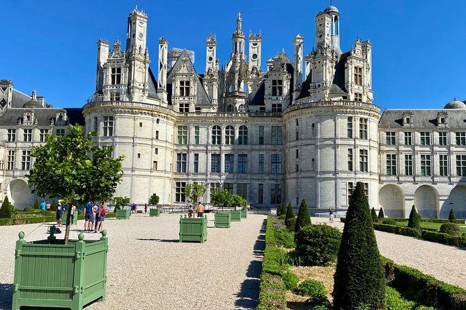 chambord-chenonceau-da-vinci-castle-small-group-trip-from-paris
