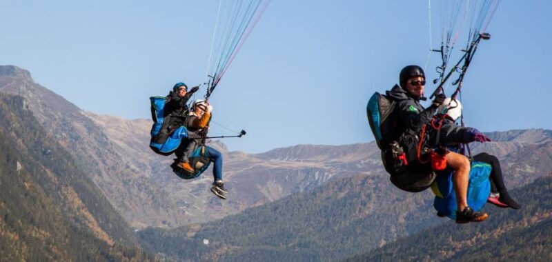 chamonix-tandem-paragliding-flight