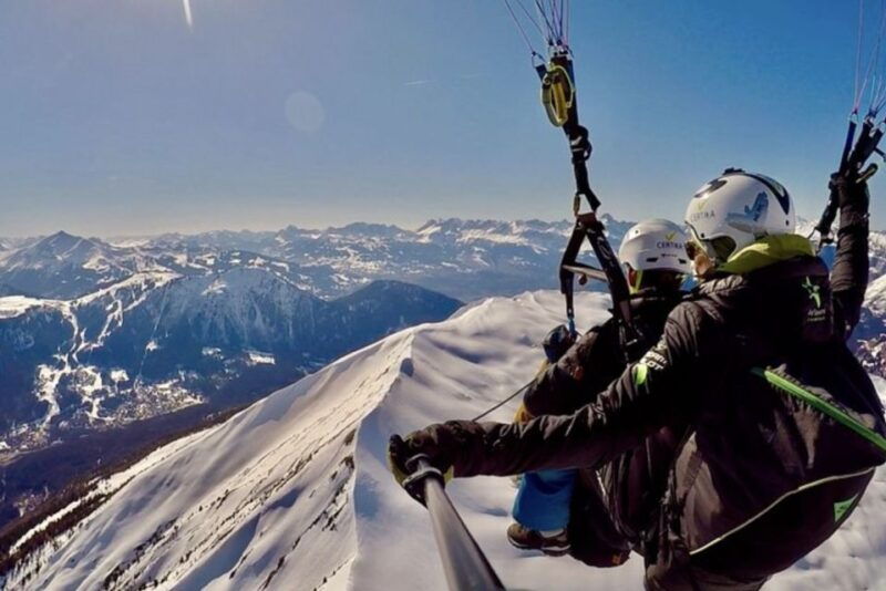 chamonix-tandem-paragliding-flight