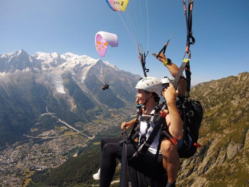 chamonix-tandem-paragliding-flight