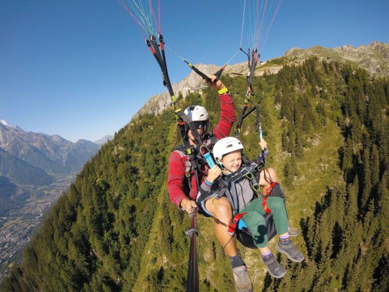 chamonix-tandem-paragliding-flight