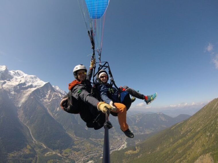 chamonix-tandem-paragliding-flight