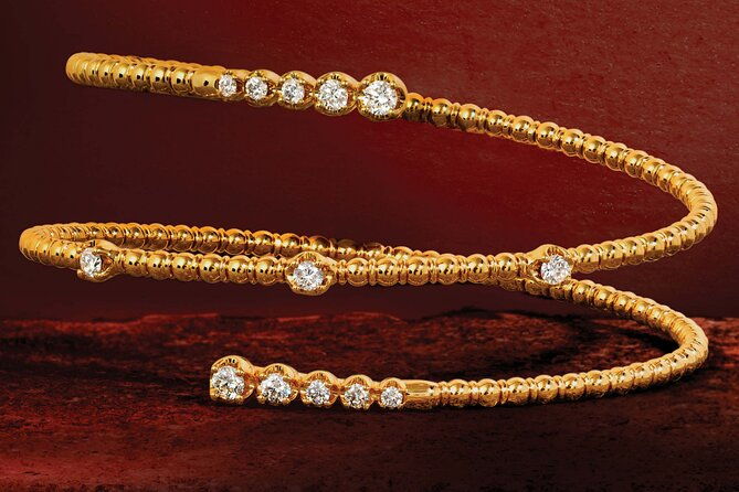 champagne-and-diamond-shopping-experience-in-downtown-bahamas