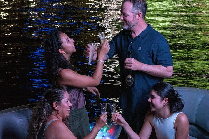 champagne-city-lights-boat-tour