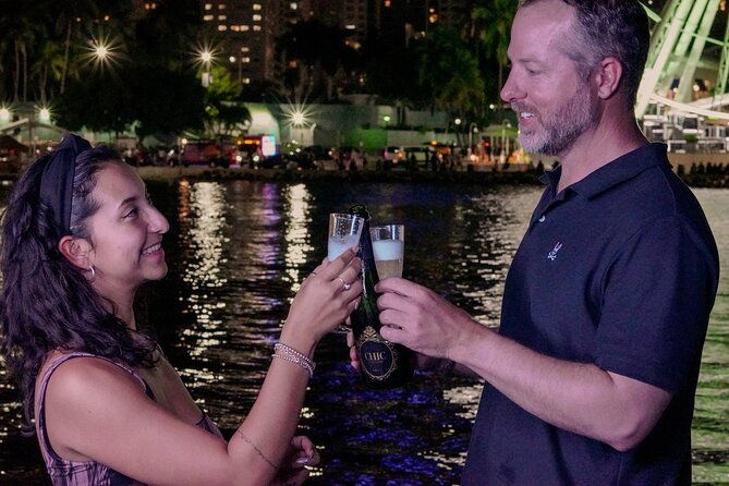 champagne-city-lights-boat-tour