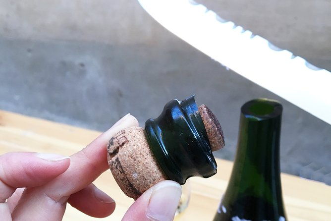 champagne-sabrage-tasting-champagne-pierre-laurent