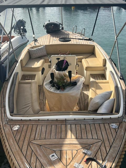 champagne-sunset-with-skipper-two-hours-trip