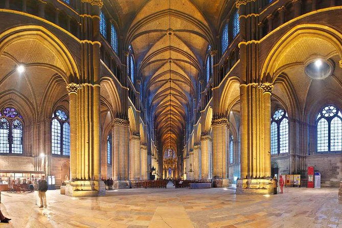 champagne-tour-from-paris-by-minivan-with-reims-cellars-champagne-tasting-2