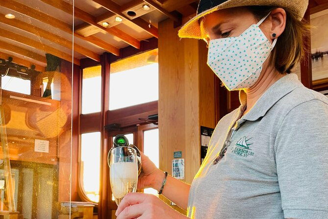 champagne-wine-and-cheese-pairing-sightseeing-cruise-2