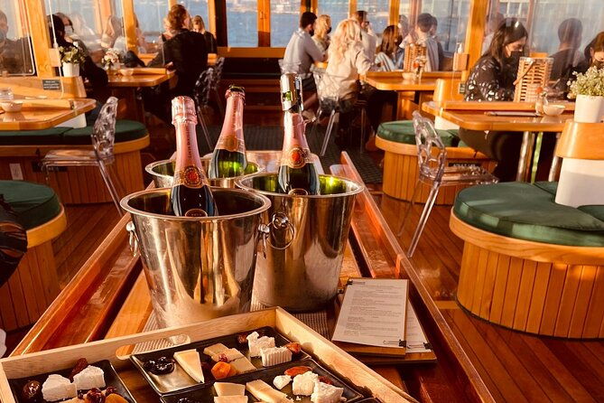 champagne-wine-and-cheese-pairing-sightseeing-cruise