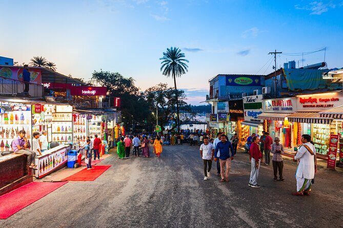 Chandigarh Nightlife Tour with shopping and food tasting - Exploring Chandigarh at Night: A Guide to the Nightlife Tour with Shopping and Food Tasting