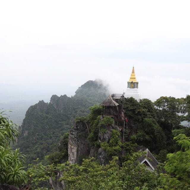 chang-mai-unseen-in-thailand-wat-chaloemprakiat-lampang