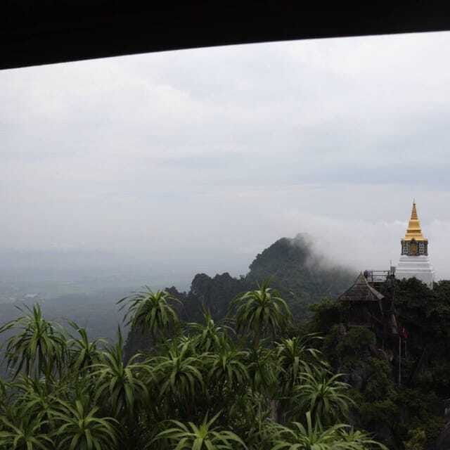 chang-mai-unseen-in-thailand-wat-chaloemprakiat-lampang