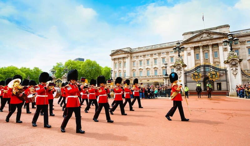 Changing of Guard & Tower of London Beefeater Meet & Greet - Who Should Book This Tour?
