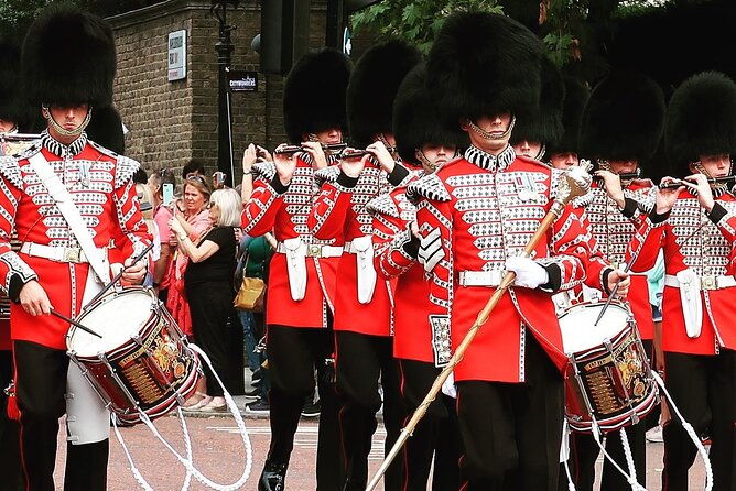 changing-of-the-guard-guided-walking-tour-in-london