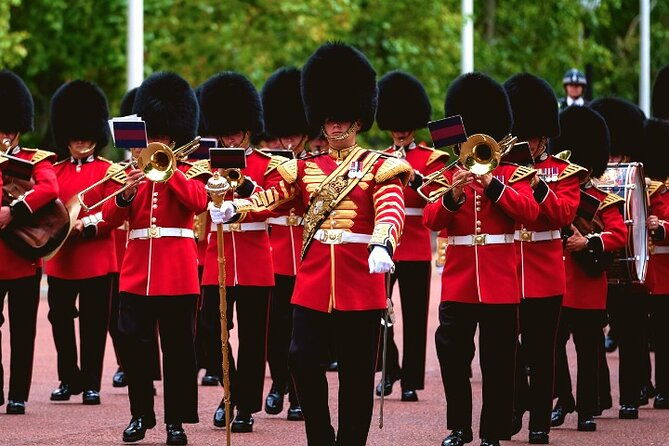 changing-of-the-guard-walking-tour-in-london