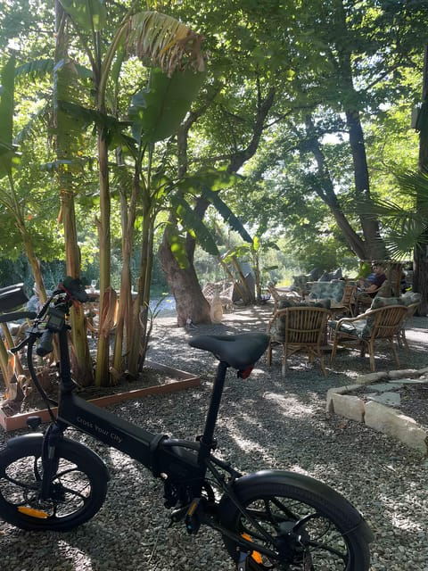 chania-ebike-eco-long-tour-traditional-snack