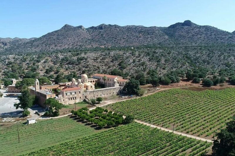 chania-holy-trinity-monastery-guided-tour-with-dinner