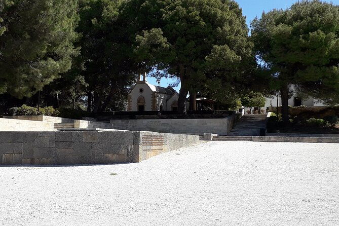 chania-old-town-public-market-and-chrisopigi-monastery-tour