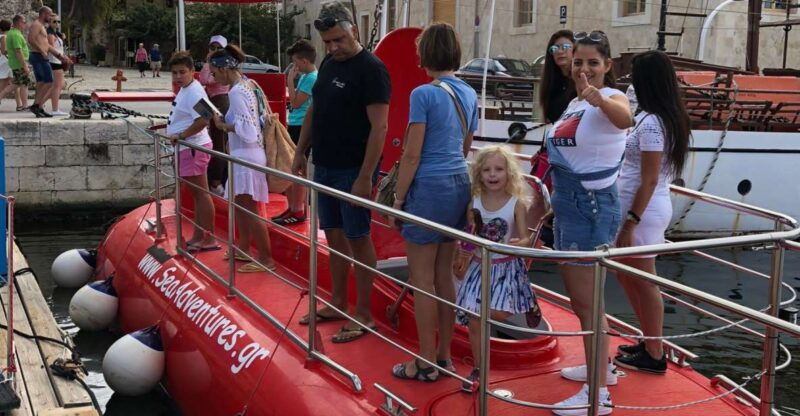 chania-semi-submarine-boat-underwater-experience