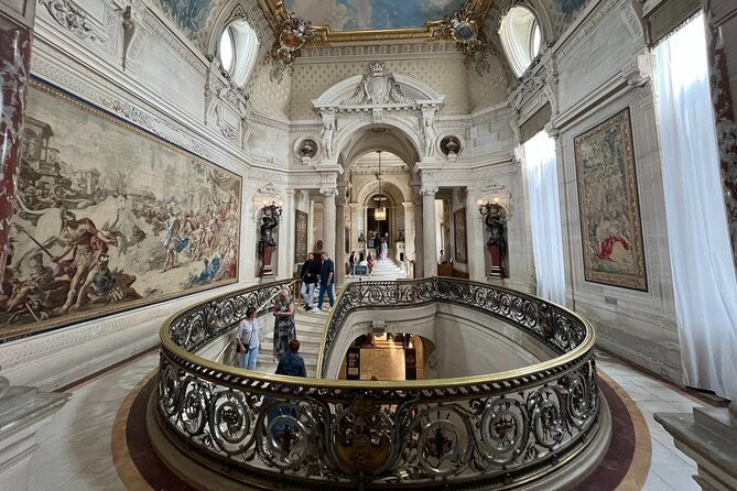 chantilly-tour-great-stables-and-renaissance-meal-from-paris