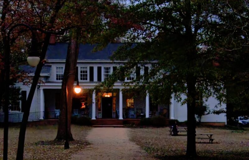 Chapel Hill Ghost Walk - Who Should Consider This Tour?  